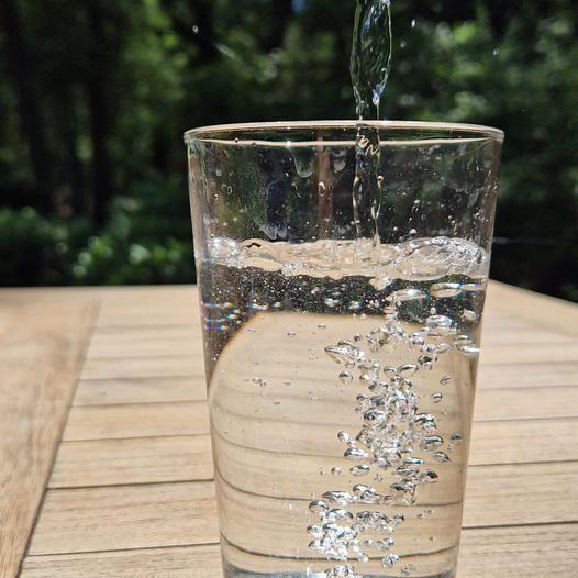 Hoe haal ik PFAS uit mijn water?